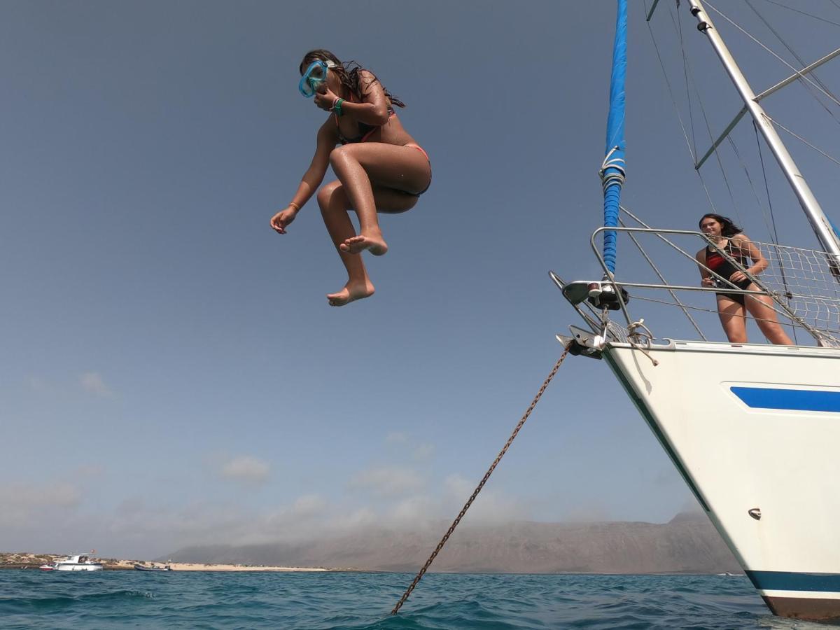 Hotel Magnifico Barco En La Graciosa Caleta de Sebo Esterno foto