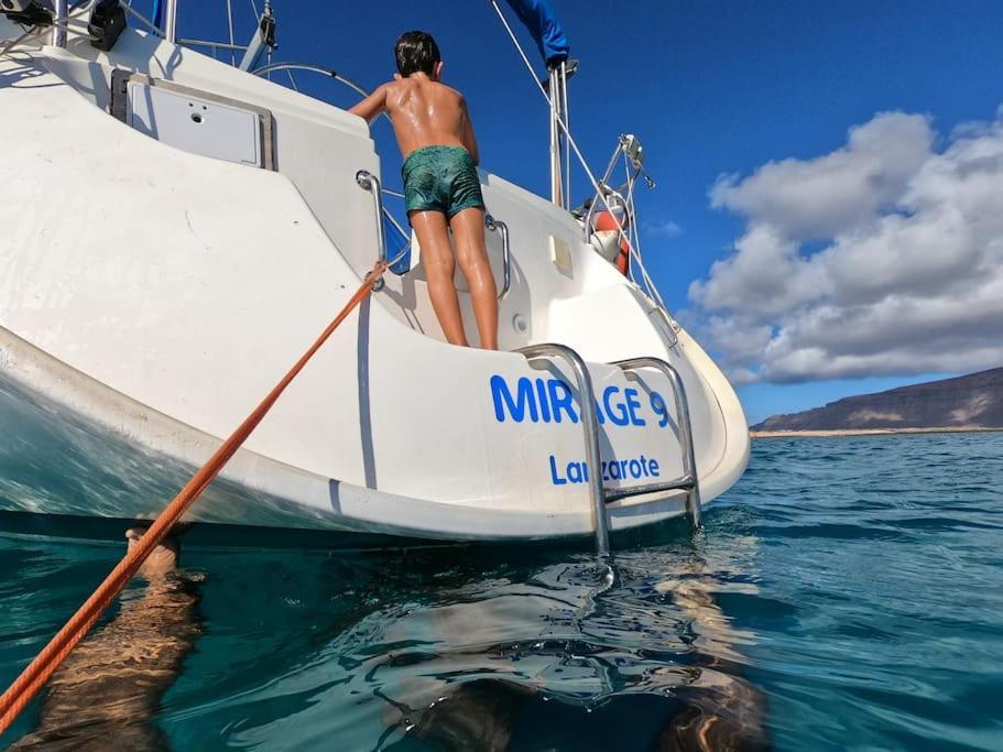 Hotel Magnifico Barco En La Graciosa Caleta de Sebo Esterno foto
