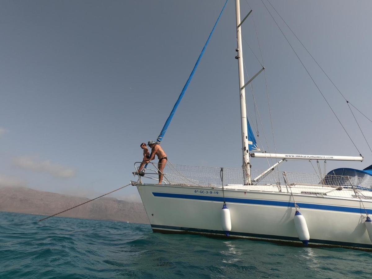 Hotel Magnifico Barco En La Graciosa Caleta de Sebo Esterno foto