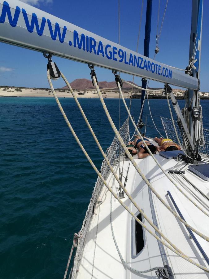 Hotel Magnifico Barco En La Graciosa Caleta de Sebo Esterno foto