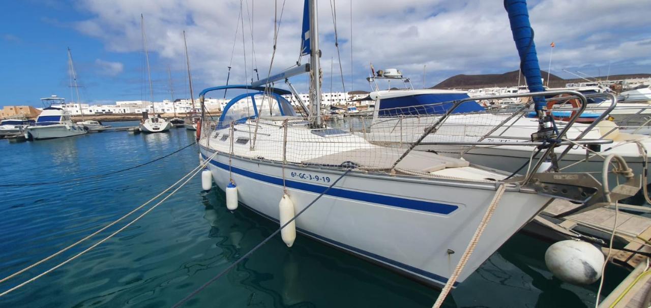 Hotel Magnifico Barco En La Graciosa Caleta de Sebo Esterno foto