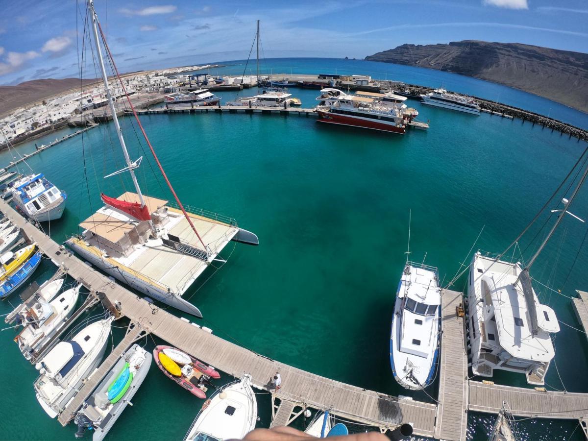 Hotel Magnifico Barco En La Graciosa Caleta de Sebo Esterno foto