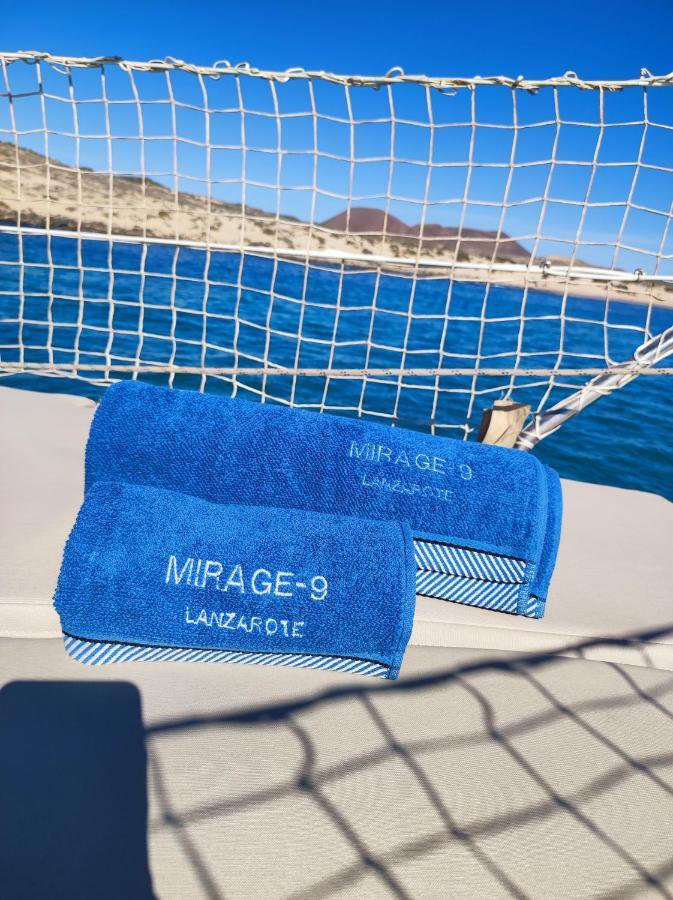 Hotel Magnifico Barco En La Graciosa Caleta de Sebo Esterno foto