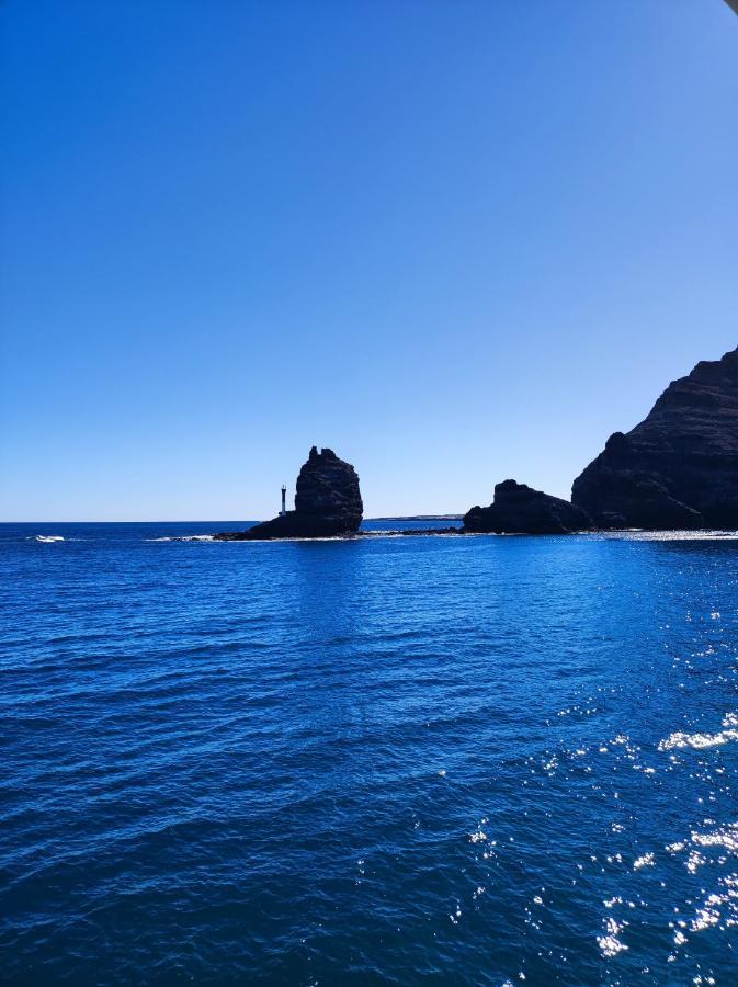 Hotel Magnifico Barco En La Graciosa Caleta de Sebo Esterno foto